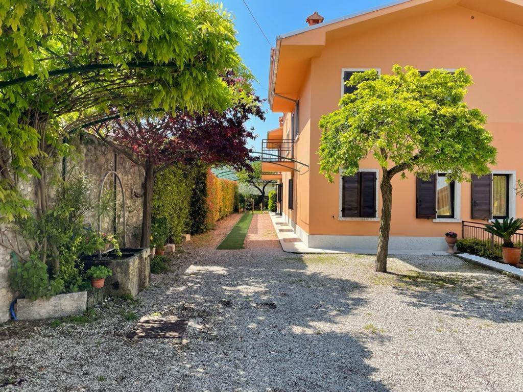 Garni Onda Hotel Torri Del Benaco Bagian luar foto