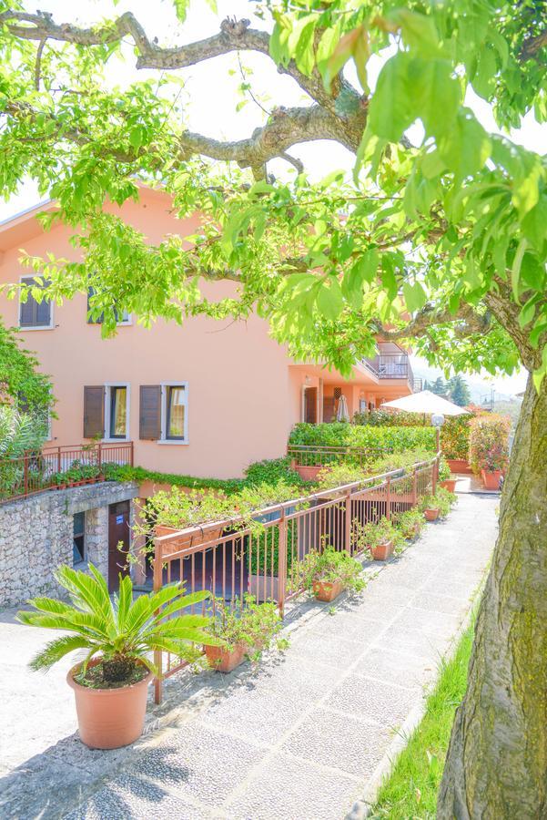 Garni Onda Hotel Torri Del Benaco Bagian luar foto