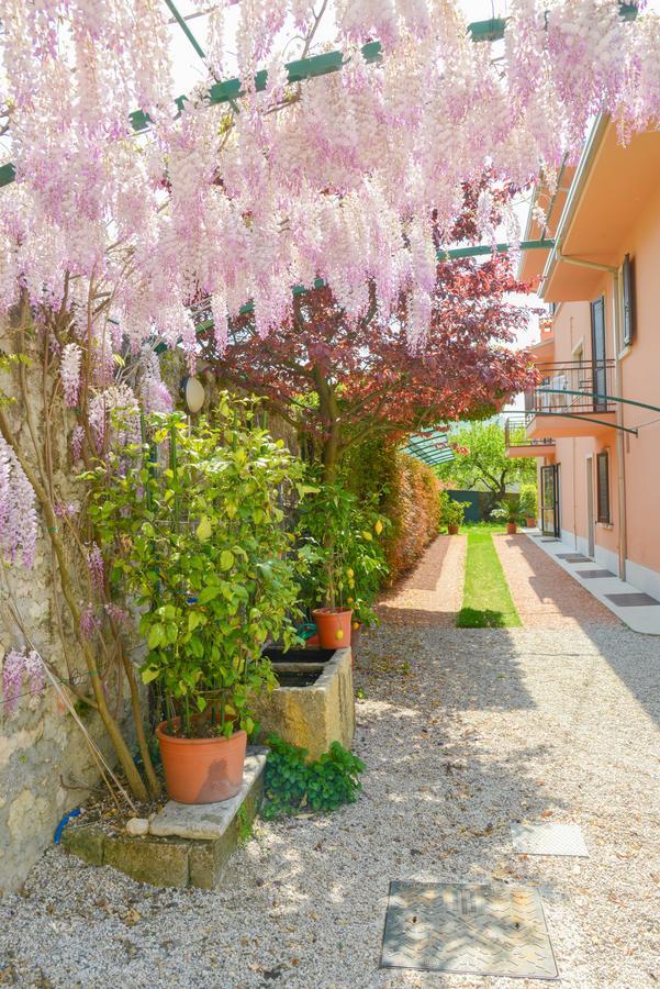 Garni Onda Hotel Torri Del Benaco Bagian luar foto