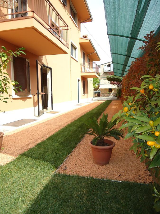 Garni Onda Hotel Torri Del Benaco Bagian luar foto