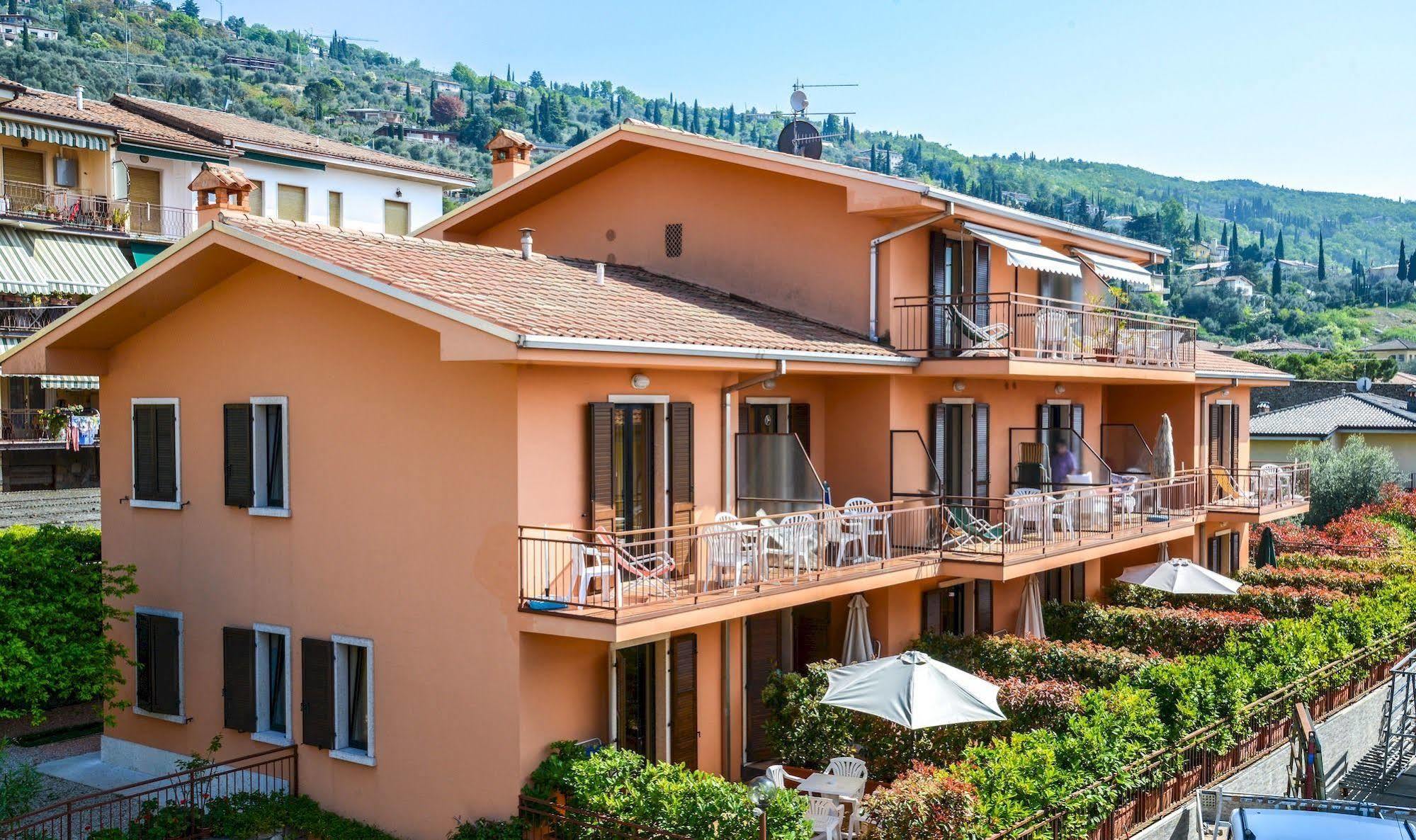 Garni Onda Hotel Torri Del Benaco Bagian luar foto