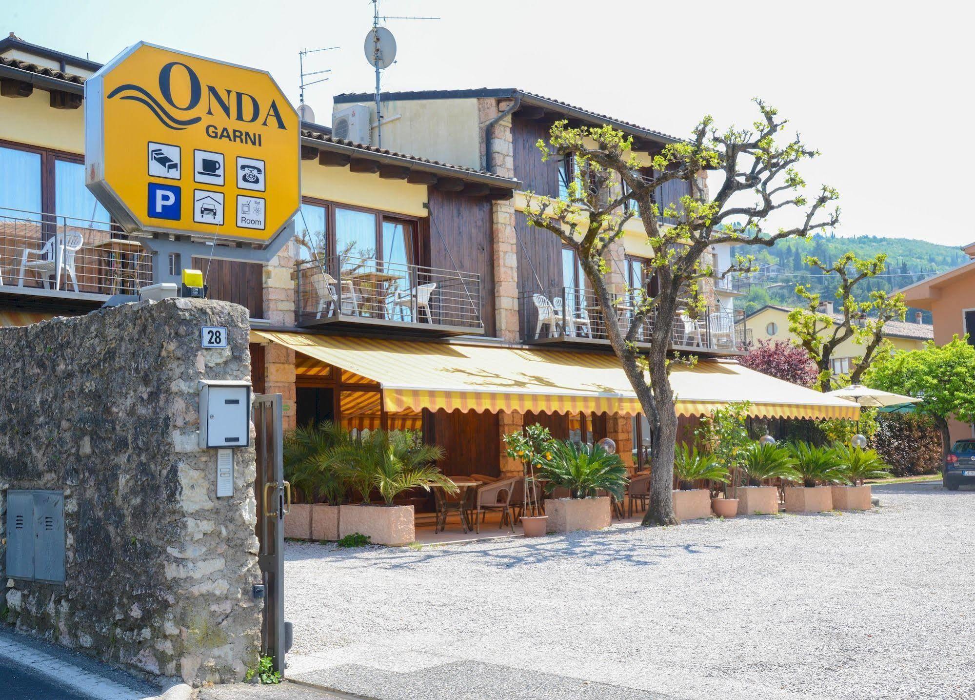 Garni Onda Hotel Torri Del Benaco Bagian luar foto