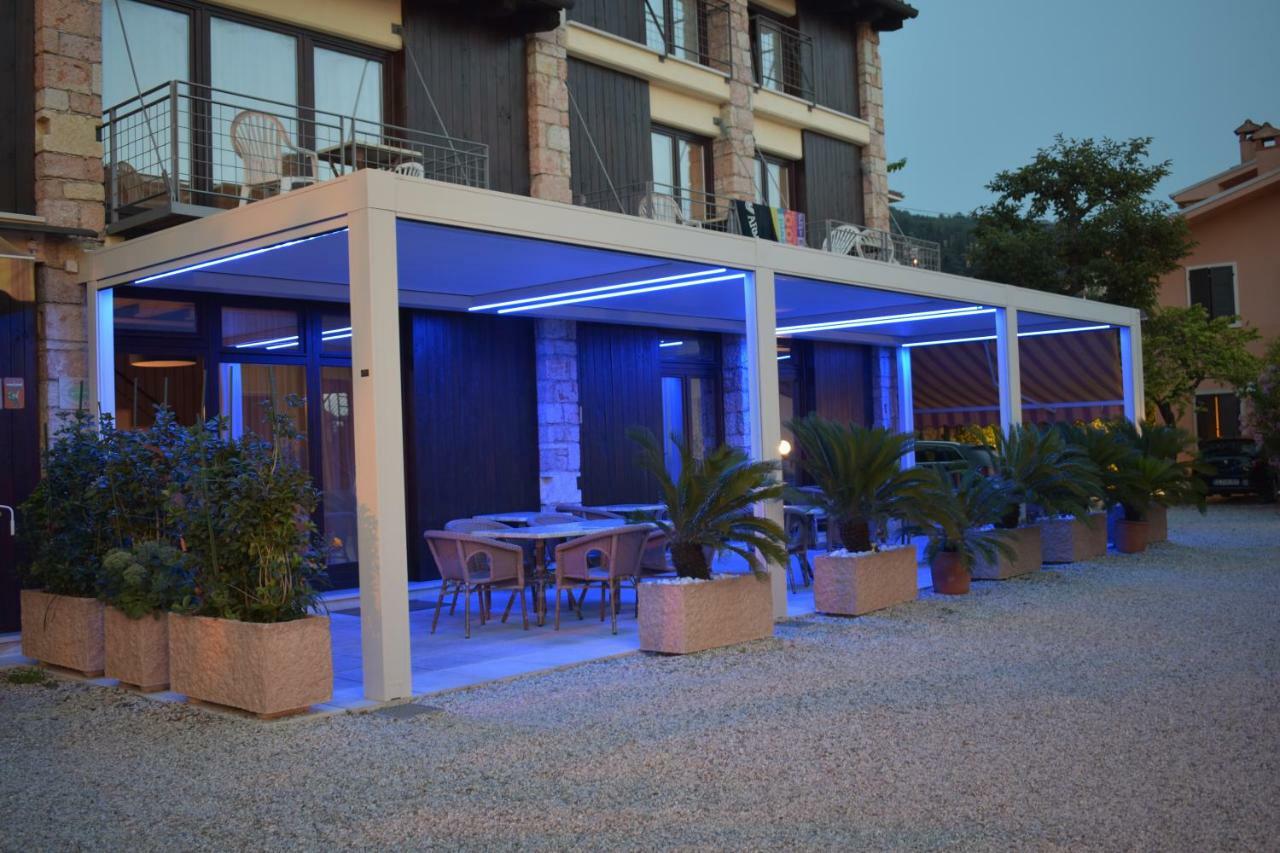 Garni Onda Hotel Torri Del Benaco Bagian luar foto